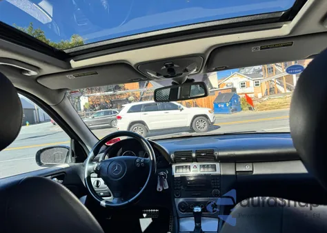 2006 Mercedes-Benz C 230 from USA, damaged, VIN WDBRF52H16F763400